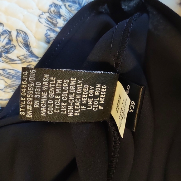 NWT AB Studio navy medium sleeveless blouse - Picture 5 of 6